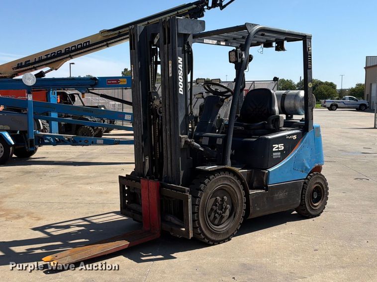 2012 Doosan G25P-5 forklift - FU4671