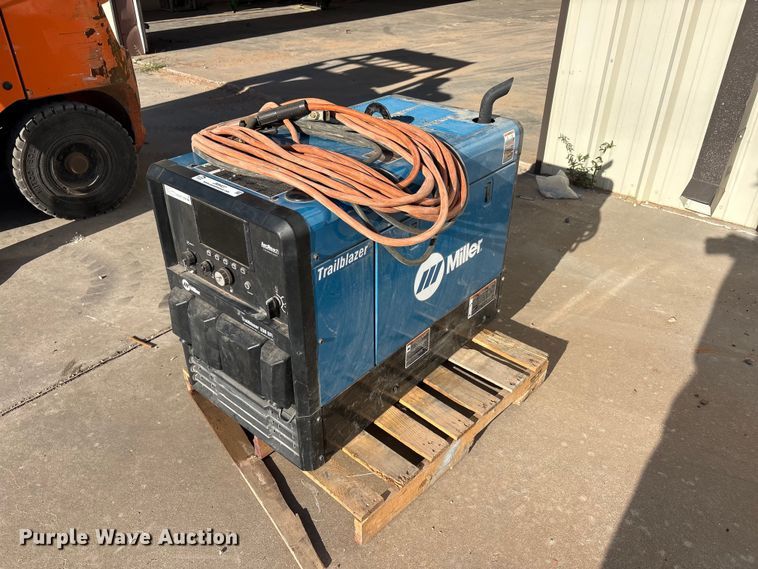 Miller Trailblazer 330 EFI welder - JM9437