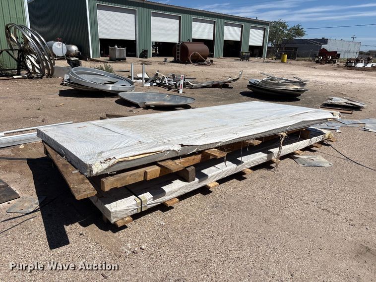 (34) sheets of aluminum - JM9443