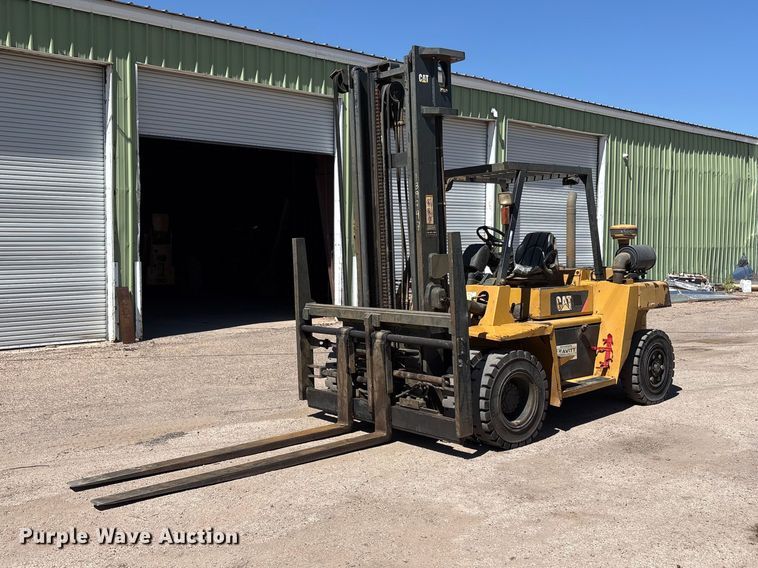 Caterpillar DP70E forklift - JM9448