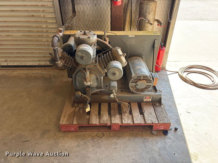 Ingersoll Rand 25T2X20 air compressor - JM9453