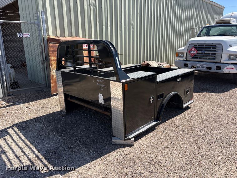 CM TMX-02845742 flatbed pickup bed - JM9476