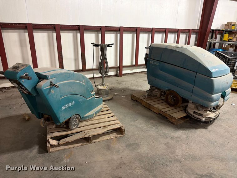 (3) floor scrubbers - MQ9087