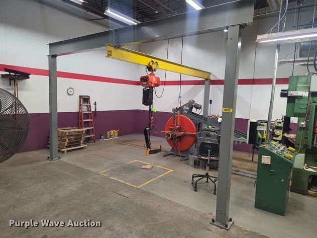 Shop built overhead crane - OE9707