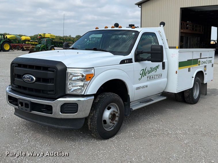 2011 Ford F350 Super Duty XL utility bed pickup truck - OE9717