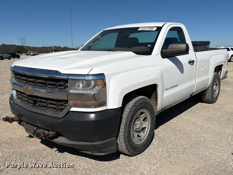 2016 Chevrolet Silverado 1500 pickup truck - YA4373