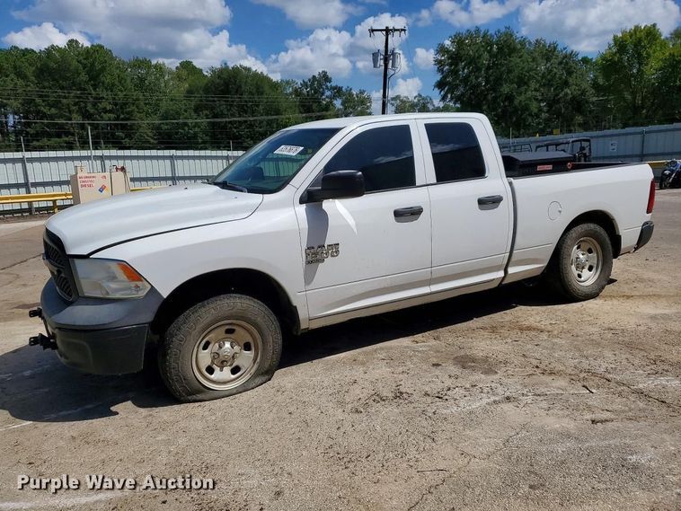 2019 RAM 1500 Ext. Cab pickup truck - YA4402