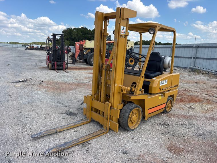 2010 Allis-Chalmers C40 forklift - YA4681