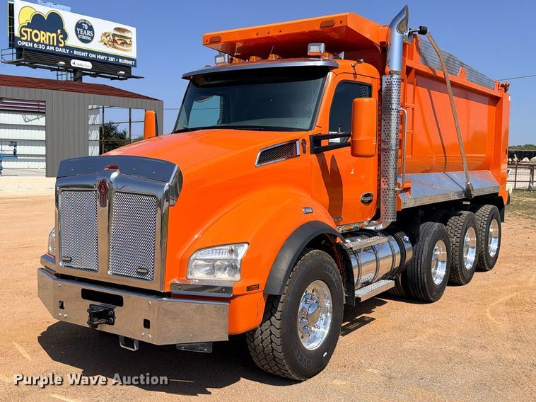 2019 Kenworth T880 dump truck - DU1545
