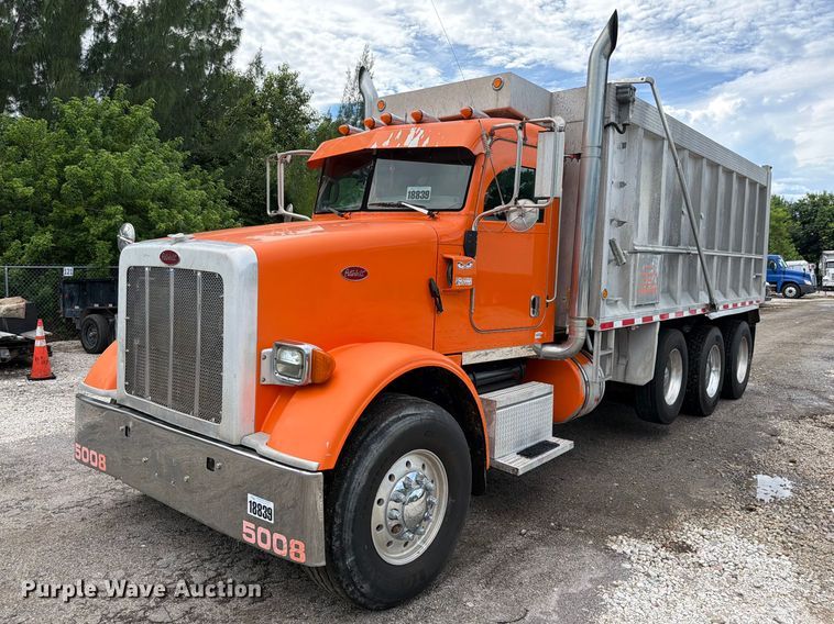 2009 Peterbilt 365 dump truck - DV7321