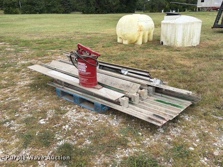 Tren-Shore 2236 hydraulic shoring braces - DZ4808