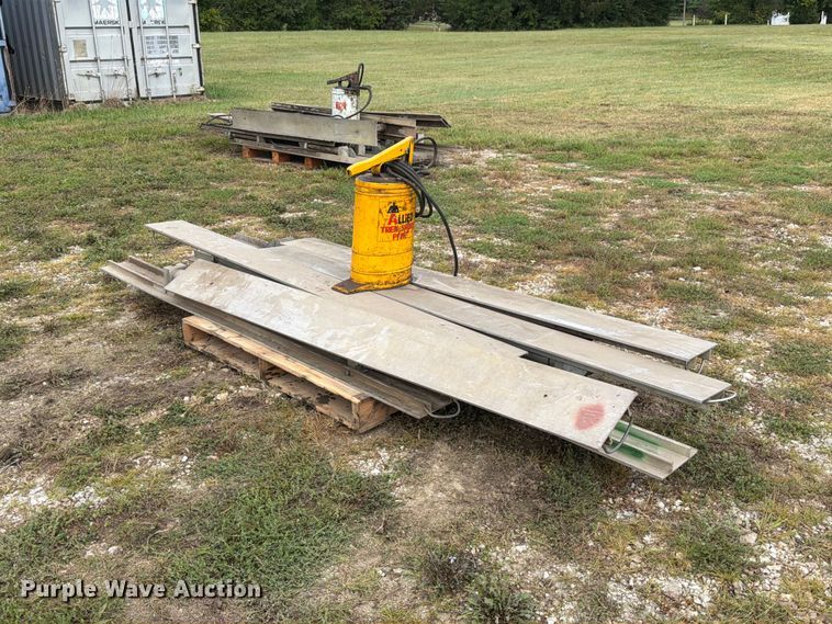 Speed Shore hydraulic shoring braces - DZ4809