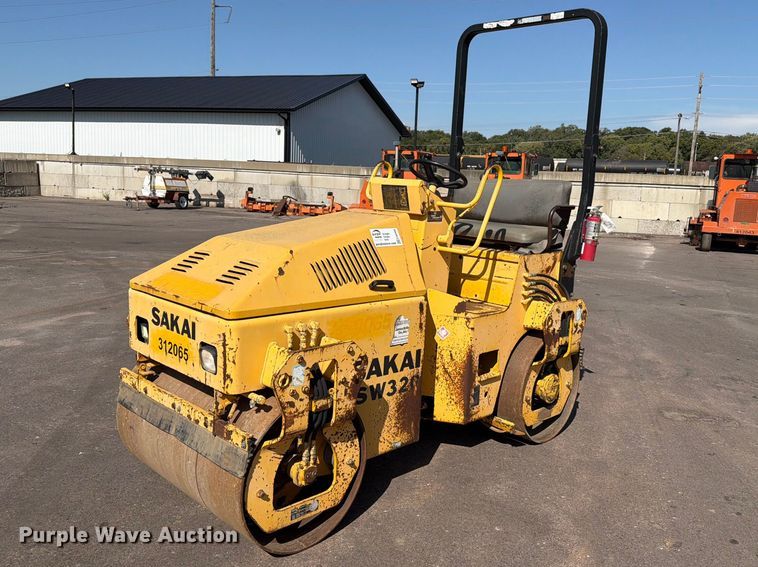 Double Drum Roller Compactor For Sale In Iowa | Purple Wave Auction