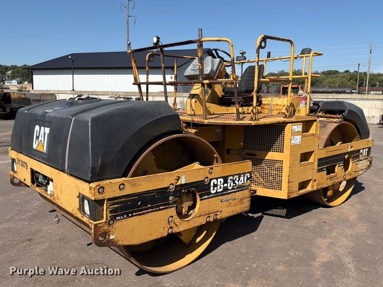 1998 Caterpillar CB-634C double drum vibratory roller - EA0467