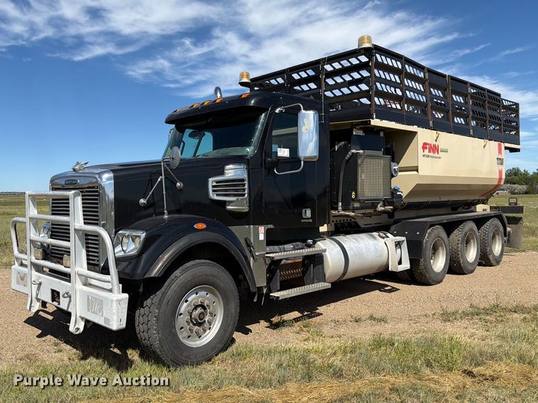 2012 Freightliner Coronado hydroseeder truck - EA0486