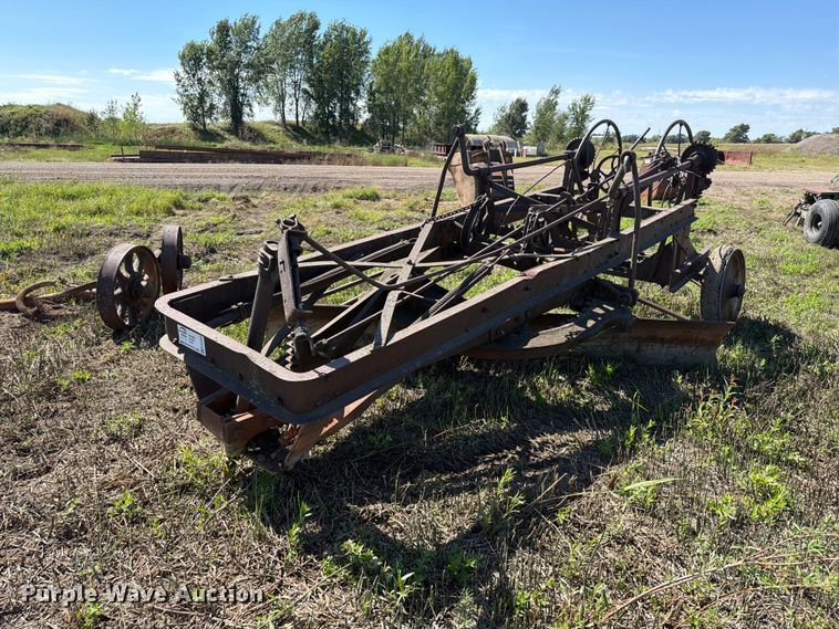 Russel Grader Manufacturing pull type grader - EA0528