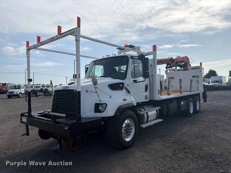 2015 Freightliner 114SD crane truck - EG9322