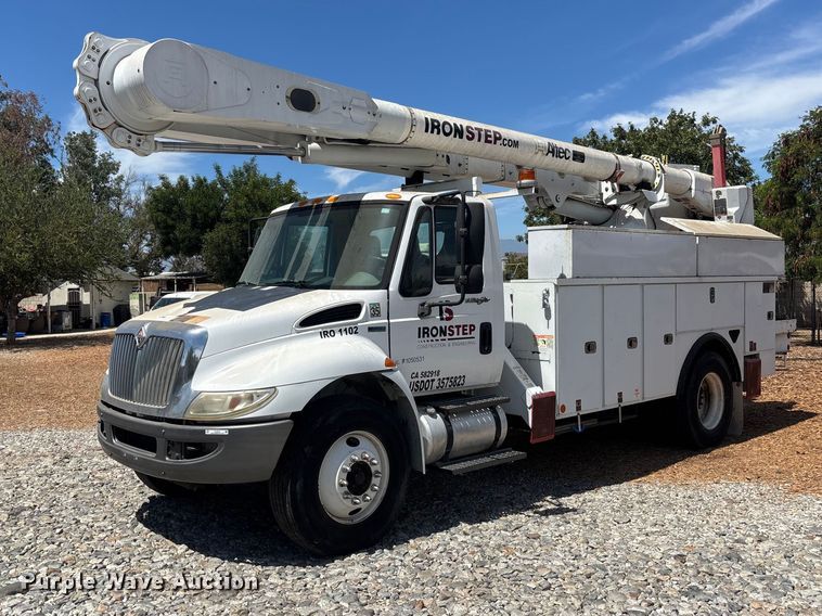 2014 International 4300 bucket truck - EL2616