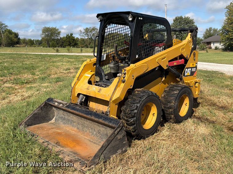 2017 Caterpillar 242D skid steer loader - EO8743