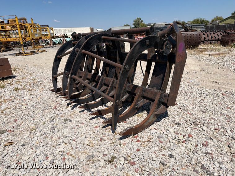 North American Attachment 108" W grapple bucket - EP7577