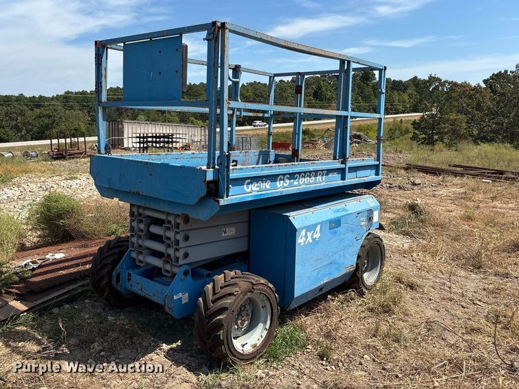 2002 Genie GS 2668 RT scissor lift - ER3301