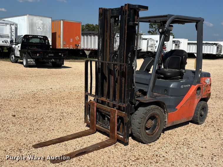 Toyota 8FDU25 forklift - ER3333