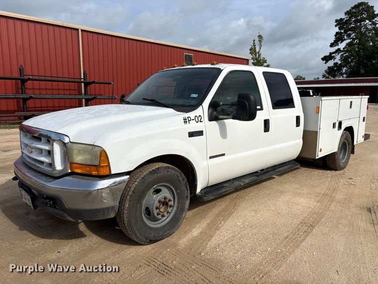 2000 Ford F350 Super Duty Crew Cab utility bed pickup truck - EU0704