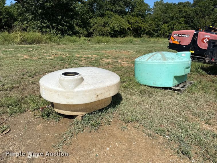 (4) poly tanks - EV6189