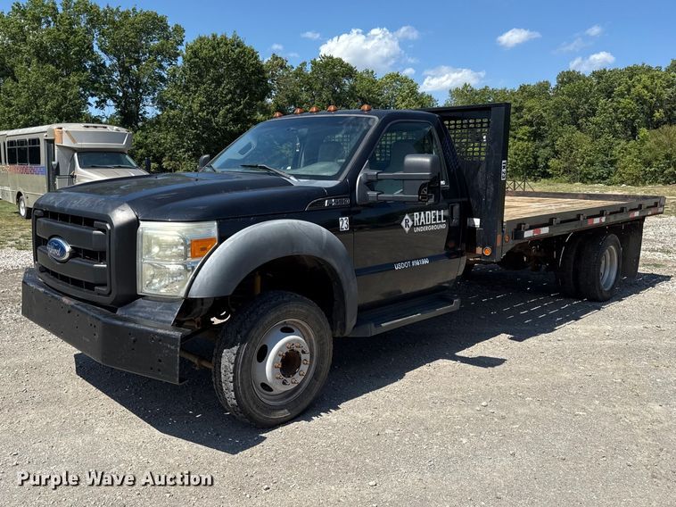 2011 Ford F550 Super Duty flatbed truck - EV6191