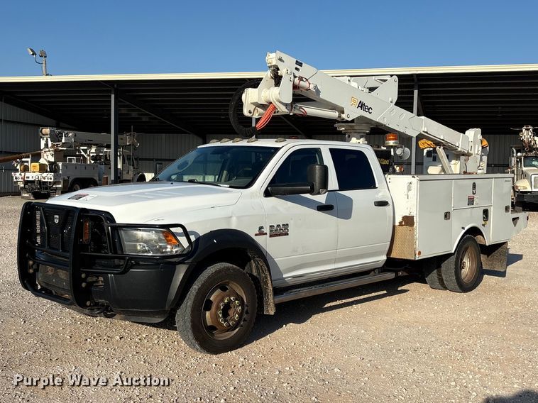 2014 RAM 5500 Crew Cab bucket truck - EX0032