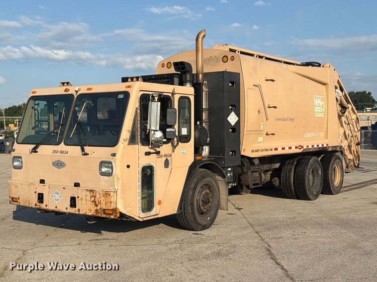 2010 Crane Carrier Low Entry refuse truck - EX4028
