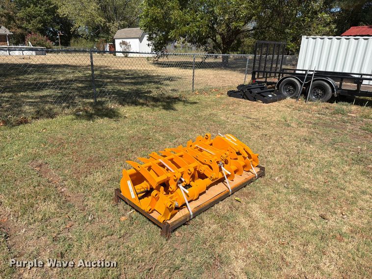 (8) excavator attachments - EX4280