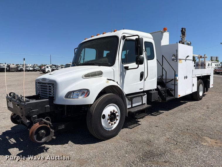 2007 Freightliner Business Class M2 crane truck - FB5120