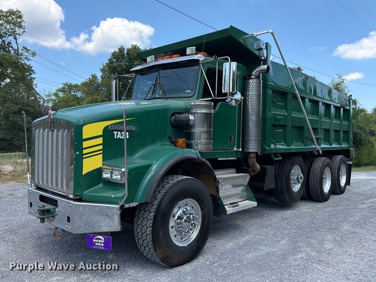2006 Kenworth T800 dump truck - FC3330