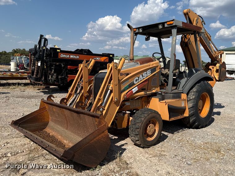 2011 Case 580N backhoe - FC4295