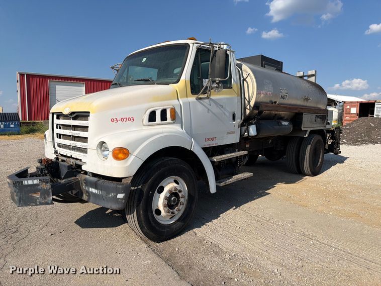 2007 Sterling L7500 oil distributor truck - FI0407
