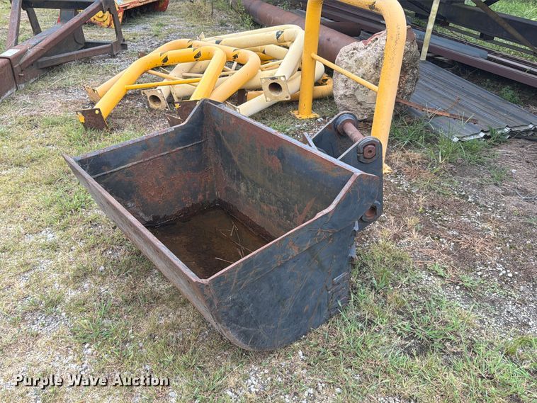 H&H K3000 42 Tilt DC hydraulic tilting bucket - FI1014