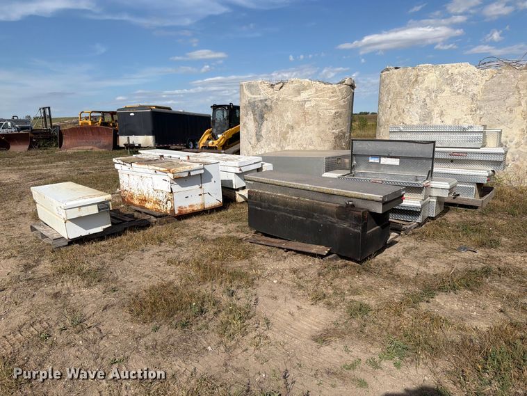 (16) toolboxes - FJ0516