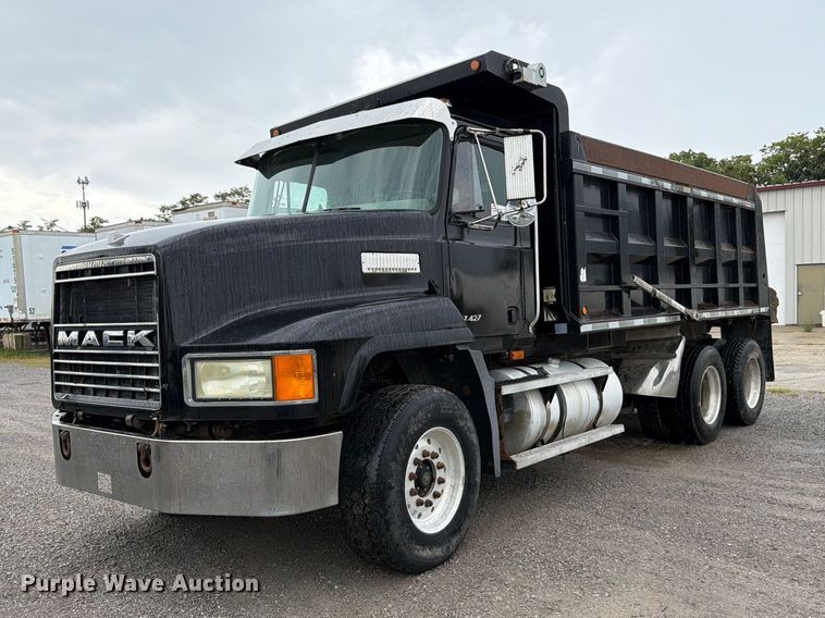 1999 Mack CH613 dump truck - FK3622