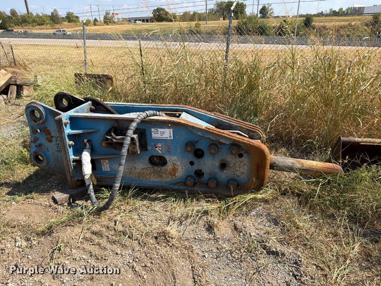 Okada TOP270 breaker - FK5141