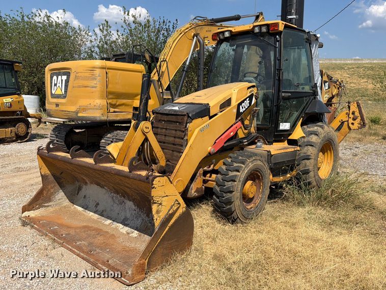2014 Caterpillar 420F backhoe - FK5142