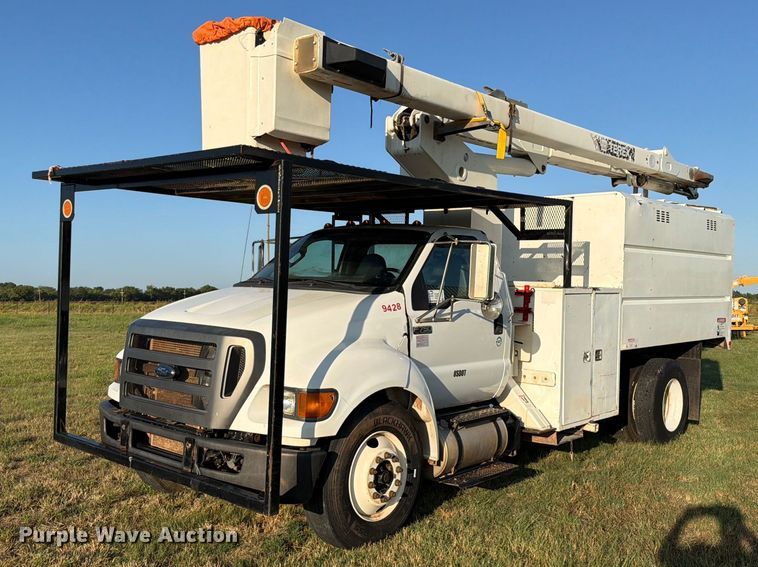 2015 Ford F750 forestry bucket truck - FK5148
