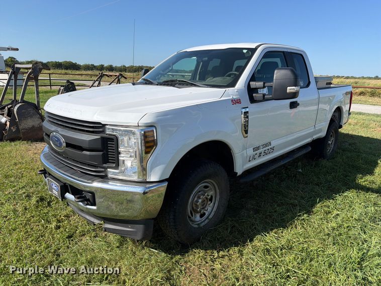 2019 Ford F250 Super Duty Ext. Cab pickup truck - FK5161
