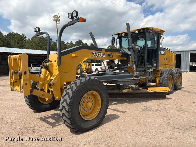 2013 John Deere 770G motor grader - FM7644