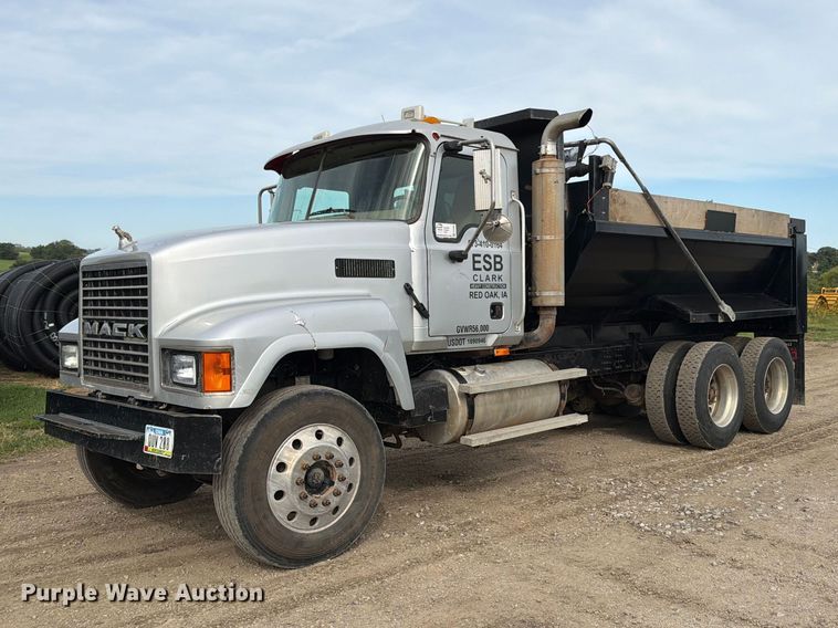 2006 Mack CHN613 dump truck - FP3090
