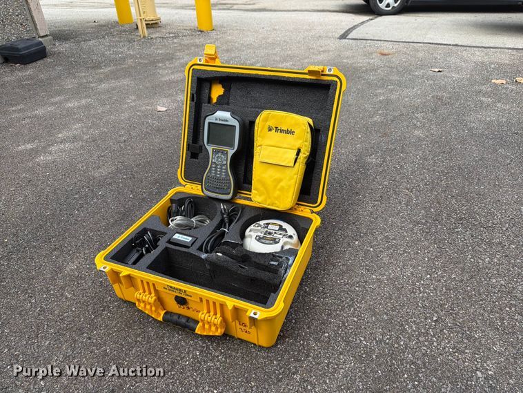 Trimble R6 surveying equipment - FT3013