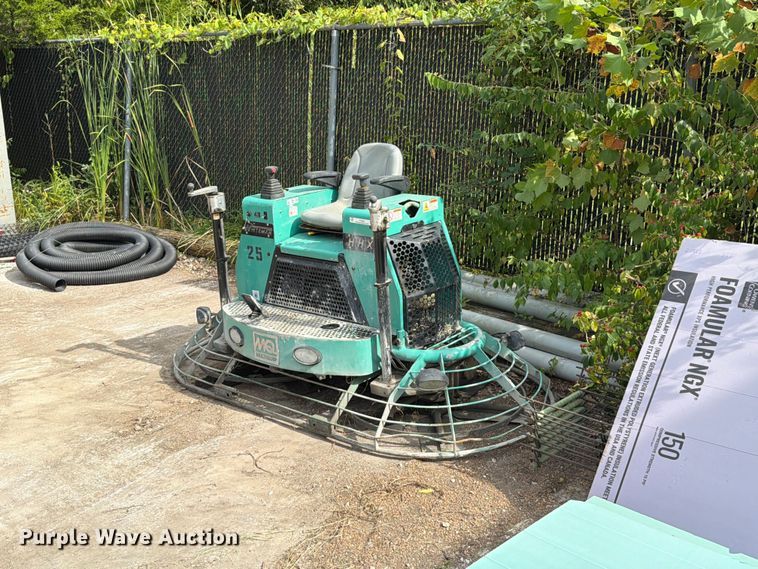 2012 Multiquip Whiteman HHXD5 power trowel - FT6269