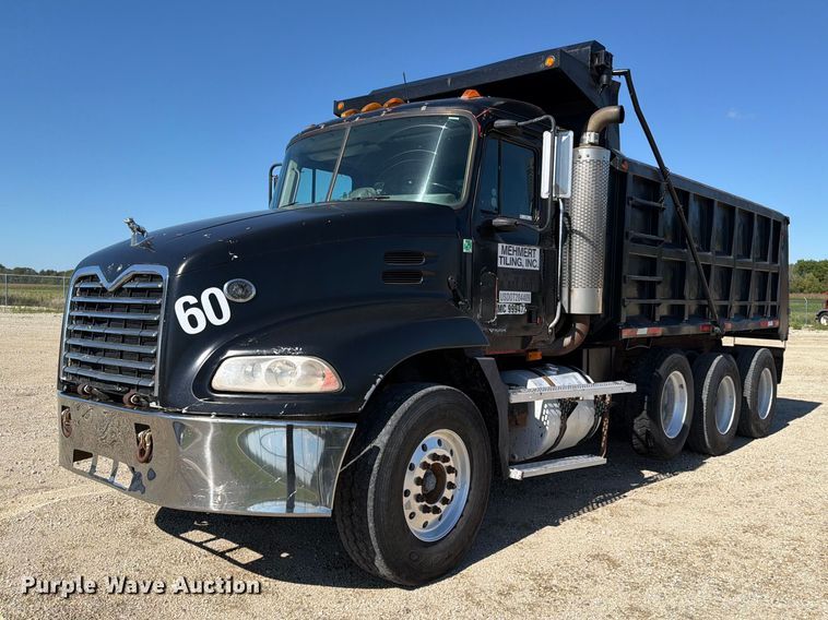 2001 Mack CX613 dump truck - FT8090