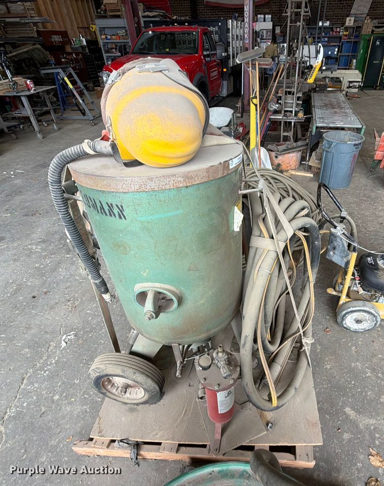Clemco 2452 sandblaster - FT8108