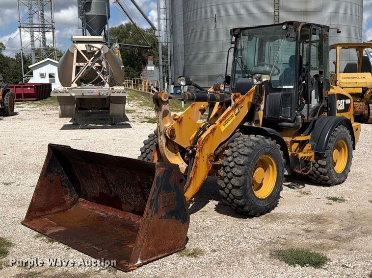 2019 Caterpillar 908M wheel loader - OE9713
